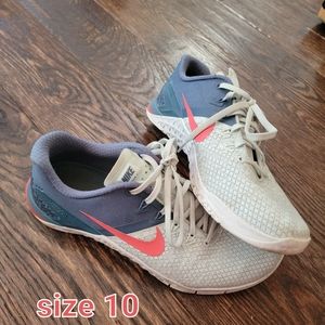 Nike metcons